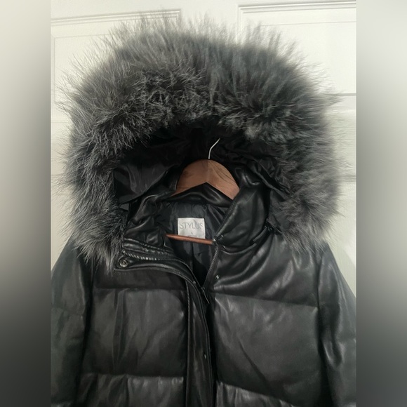 Stylus Woman’s Small Black Coat Fur Lined Hood Zip Snaps Long Style. New w tag. - Picture 2 of 5